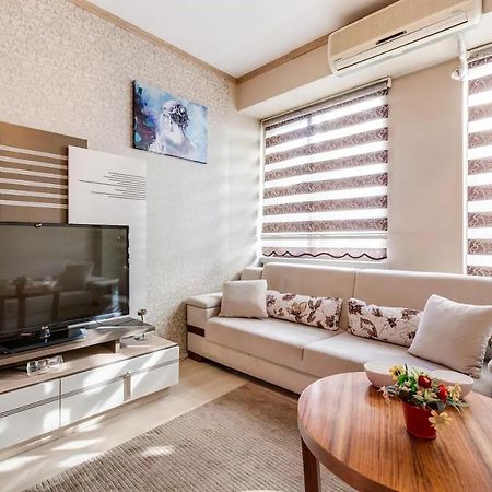Downtown Two-Bedrom Apartment Tbilisi Bagian luar foto