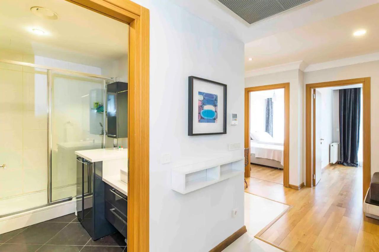 Downtown Two-Bedrom Apartment Tbilisi Bagian luar foto
