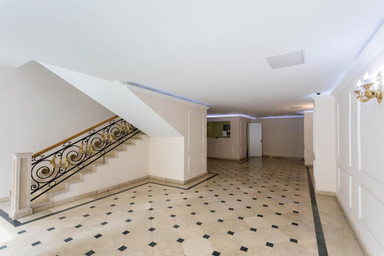 Downtown Two-Bedrom Apartment Tbilisi Bagian luar foto