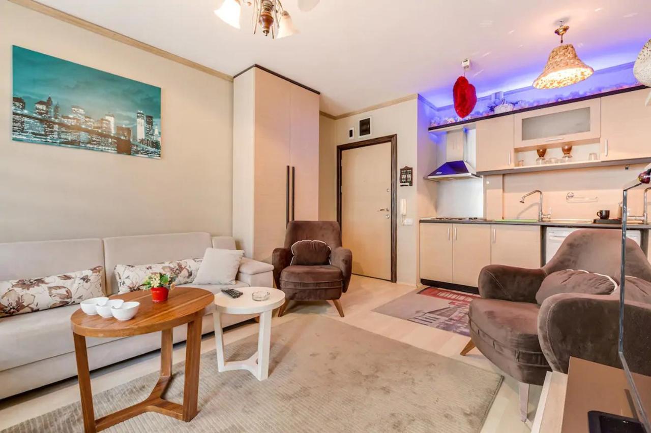 Downtown Two-Bedrom Apartment Tbilisi Bagian luar foto
